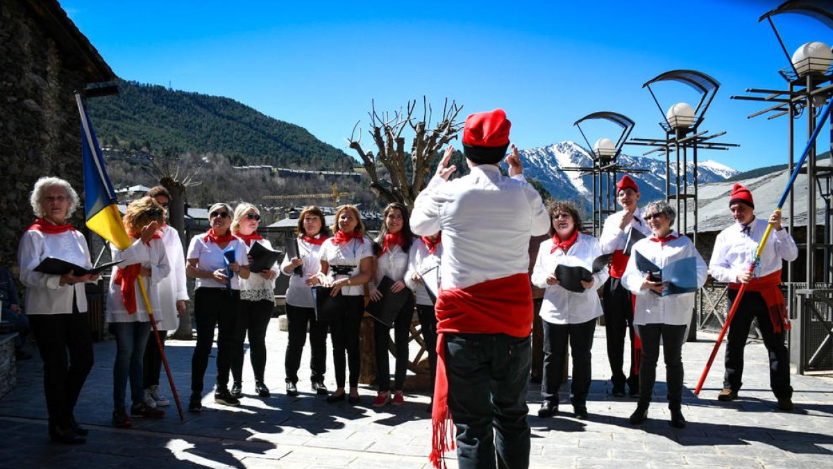 La Coral Casamanya, ahir a la cantada de caramelles.