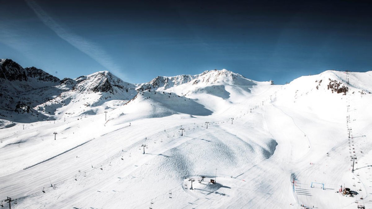 Imatge aèria del sector del Pas de la Casa a Grandvalira.