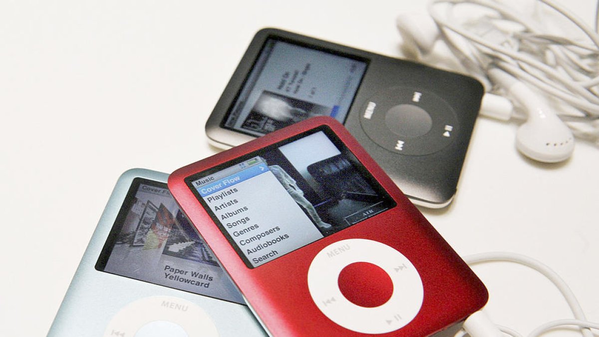 El primer model es va presentar l'octubre del 2001