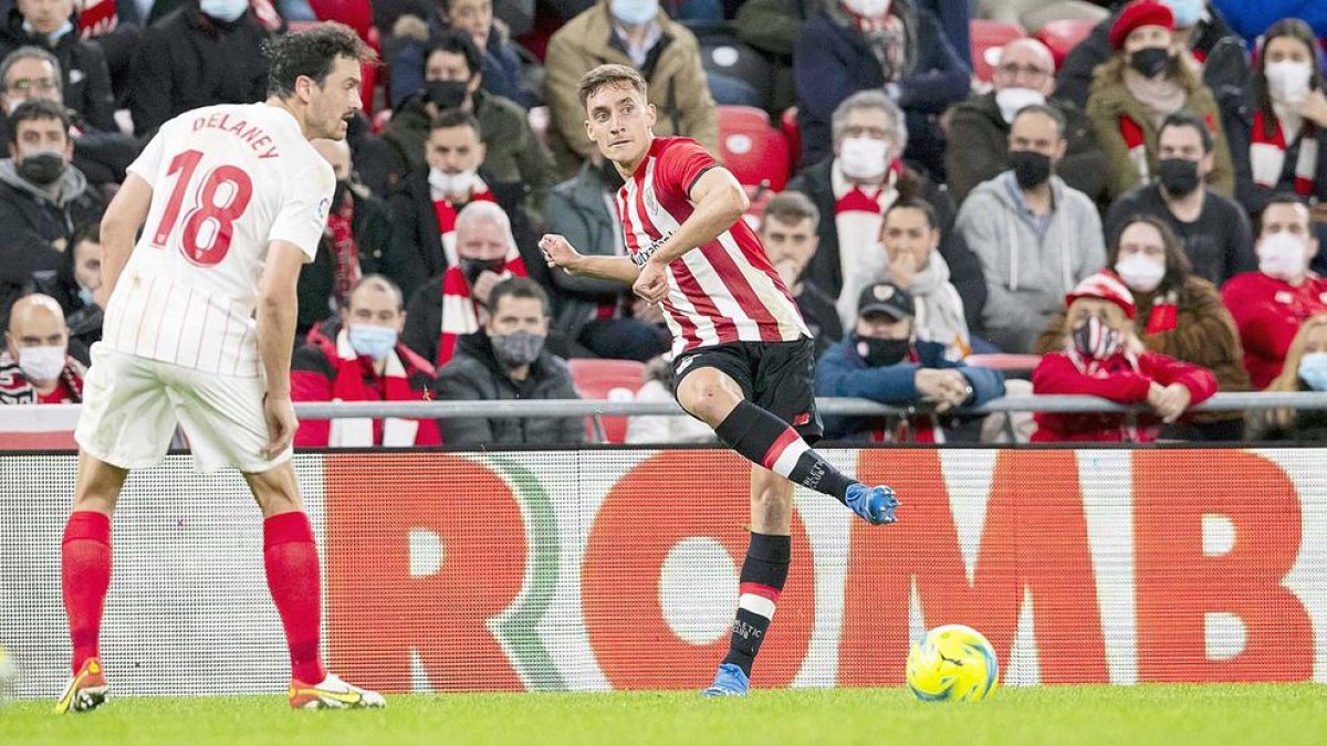 Alex Petxarroman, en un partit amb l'Athletic Club.