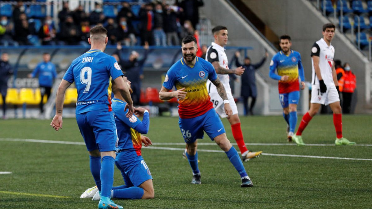 Duel de l'FC Andorra a l'Estadi Nacional.