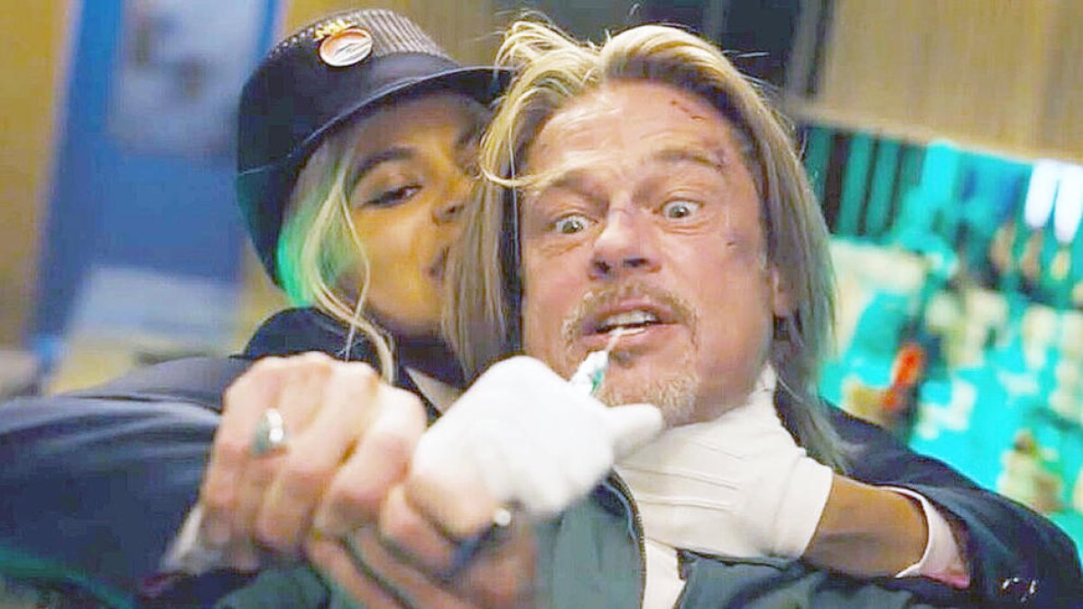 Brad Pitt en una de les escenes de 'Bullet Train'.