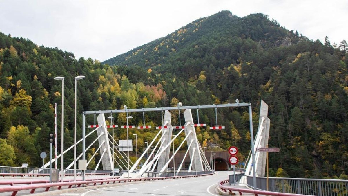 Tub Sud del Túnel de les Dos Valires