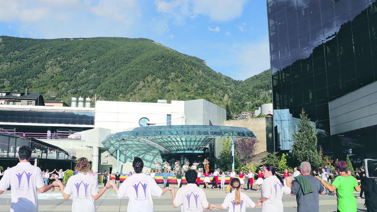 Un dels balls que es va poder veure ahir a Encamp.