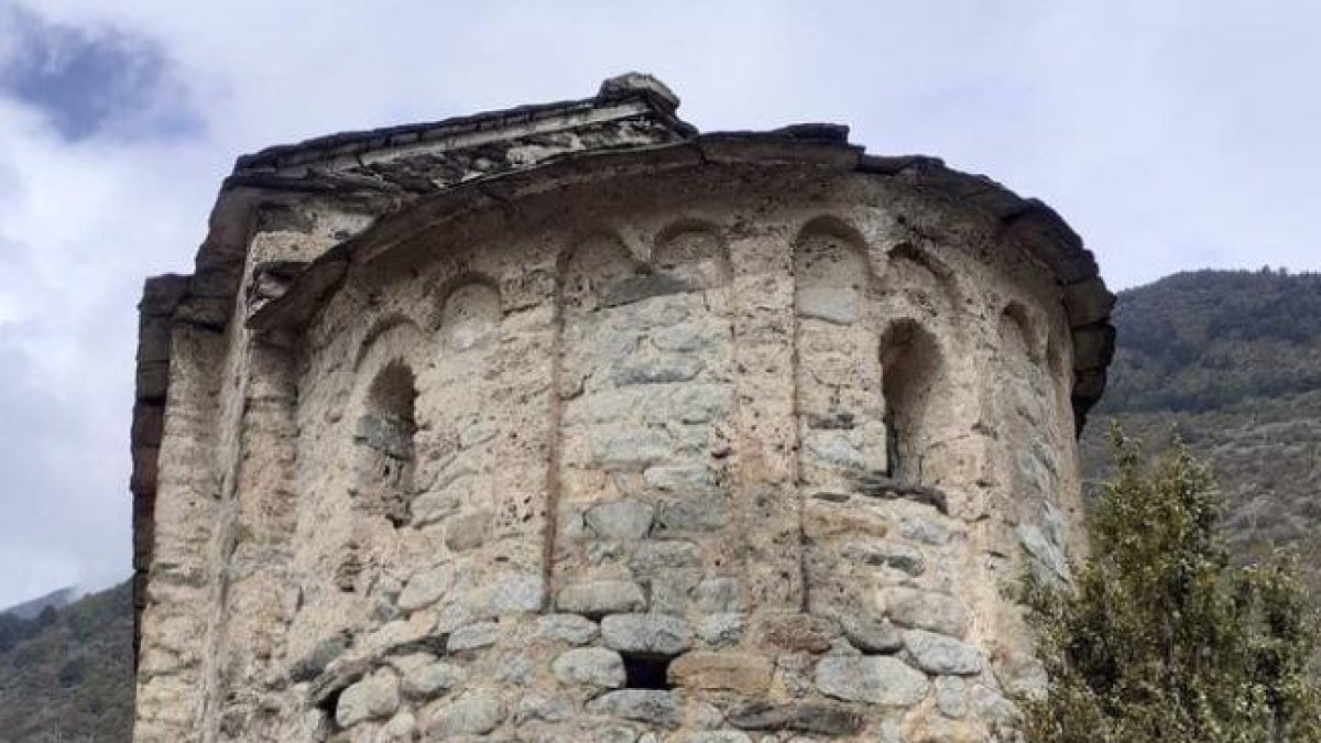 L'església de Sant Romà de les Bons després de ser netejada
