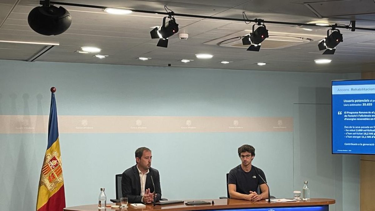 Roda de premsa pla Renova