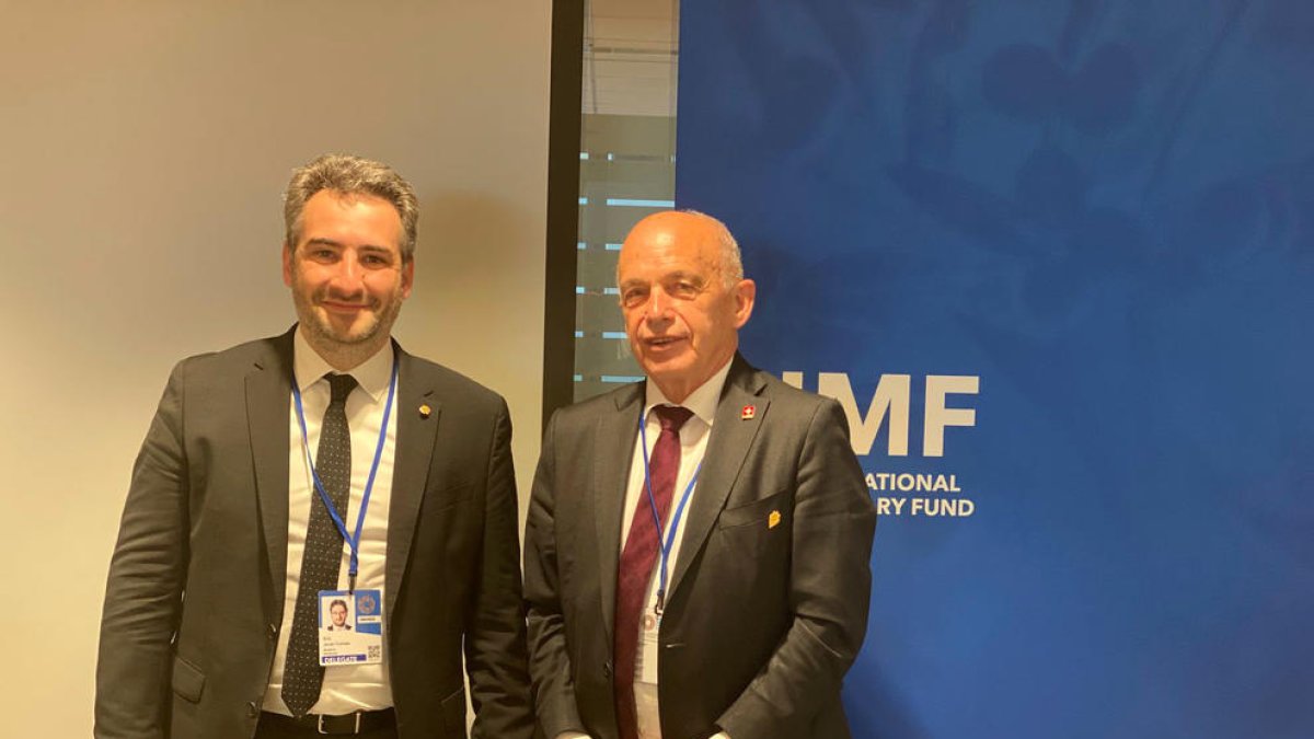 Jover amb el ministre de Finances de Suïssa.