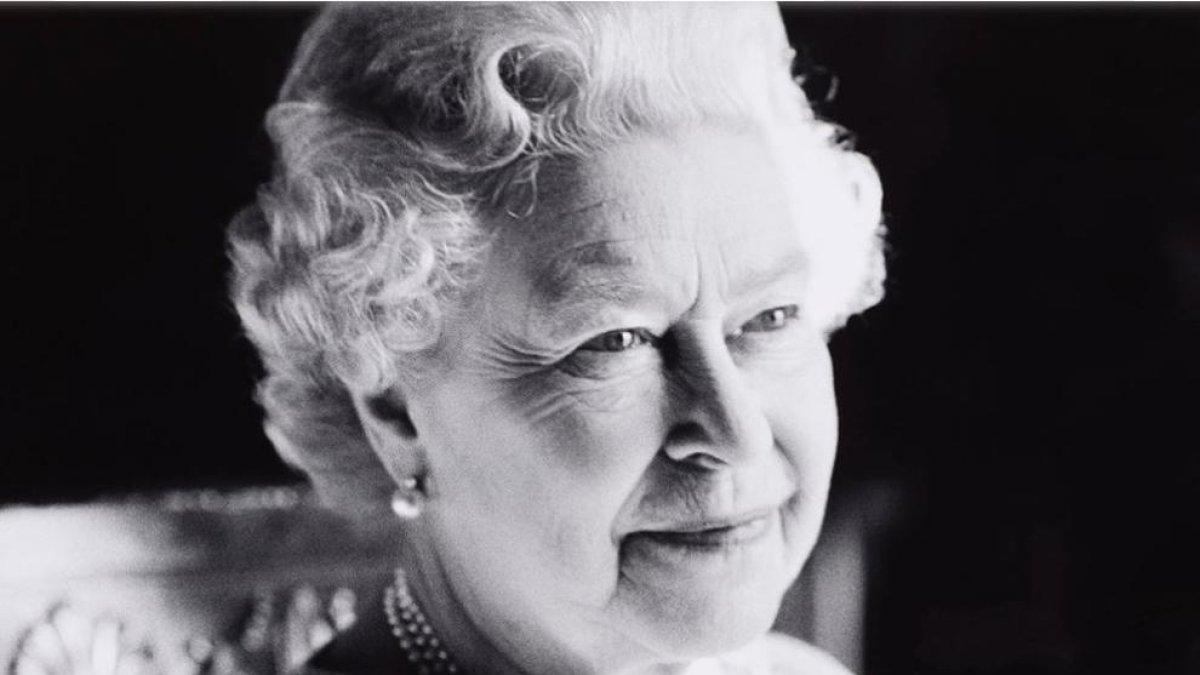 La casa reial britànica va anunciar ahir la defunció de la reina