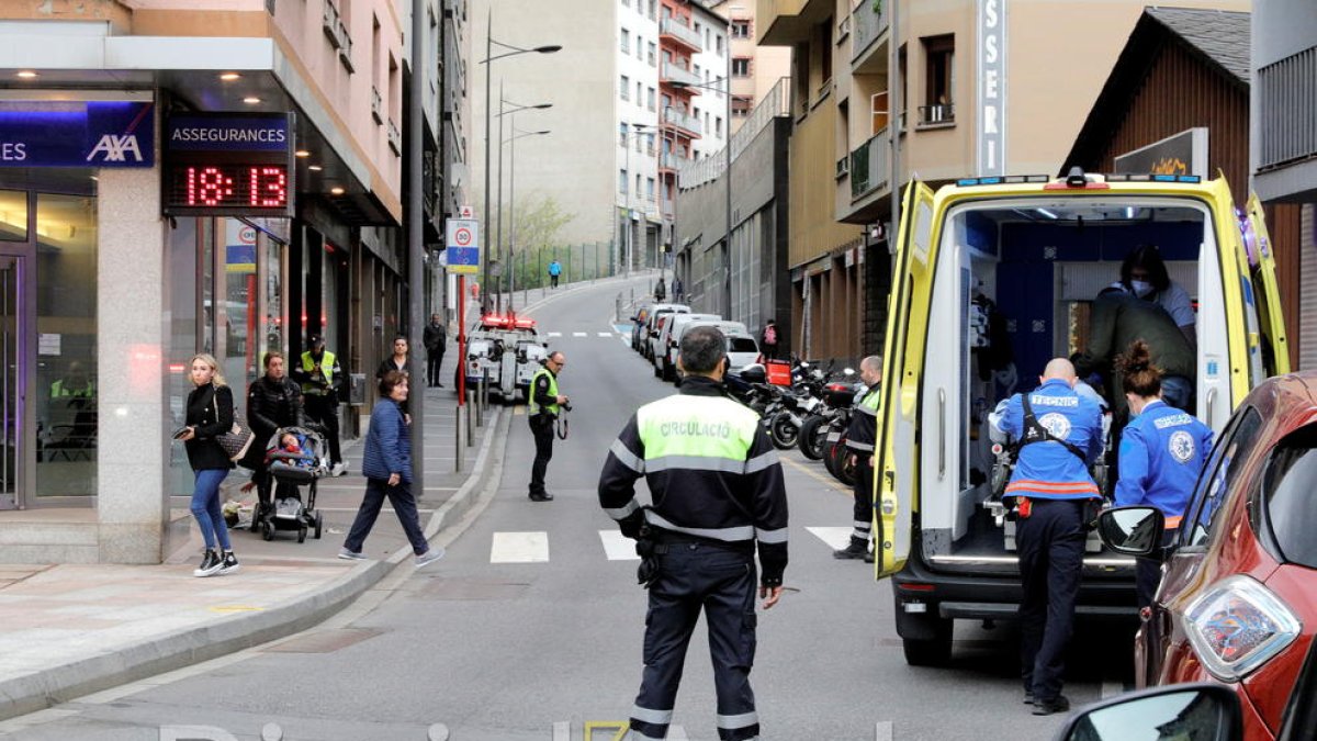 El cos de seguretat i salvament al lloc de l'incident