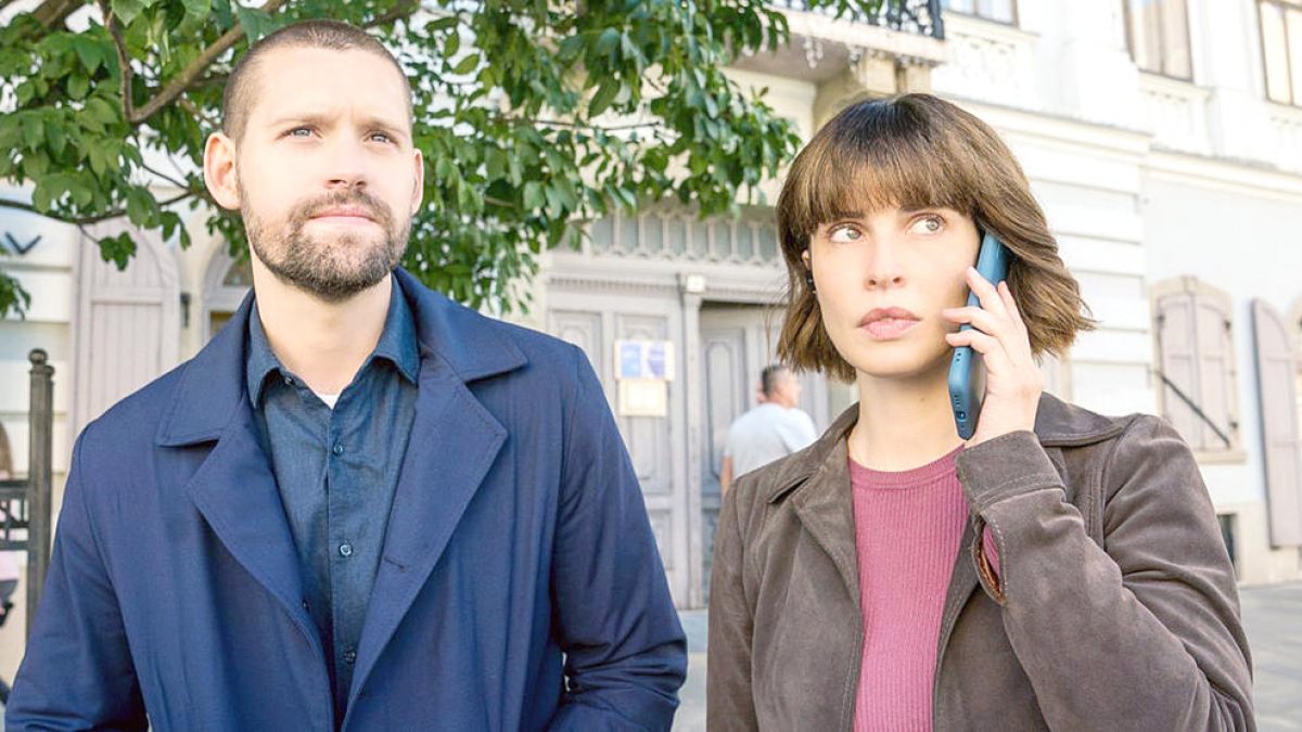 Luke Kleintank i Heida Reed en un moment de la sèrie.