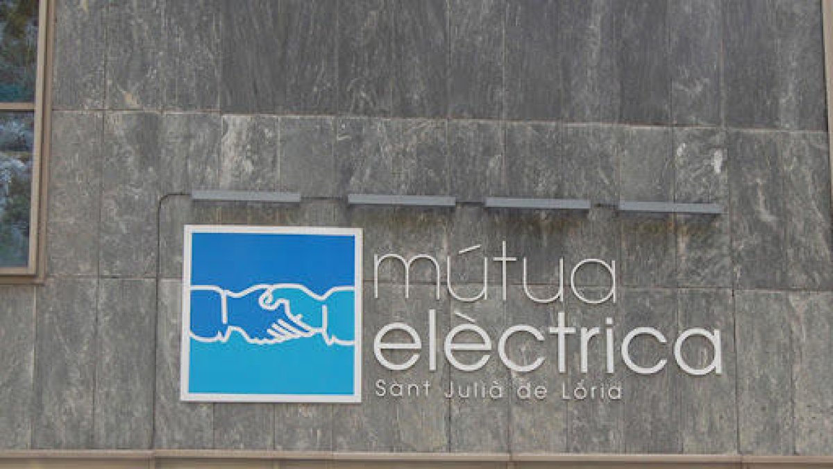 Façana de la seu de Mútua Elèctrica.