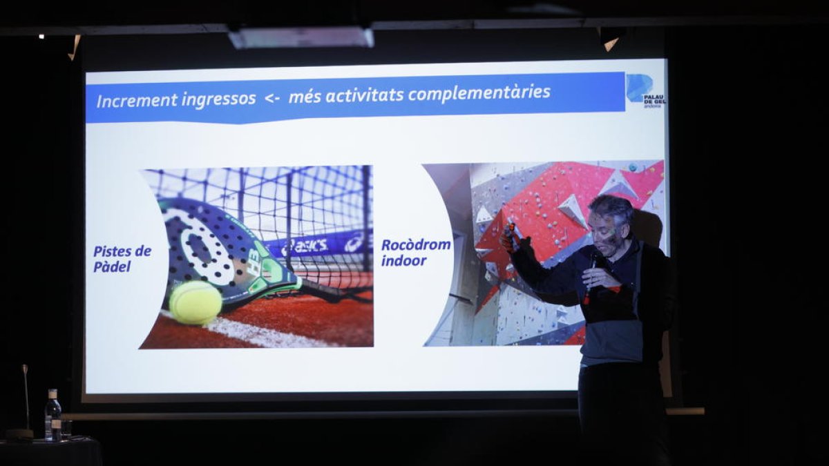 David Hidalgo durant la presentació dels canvis al Palau de Gel