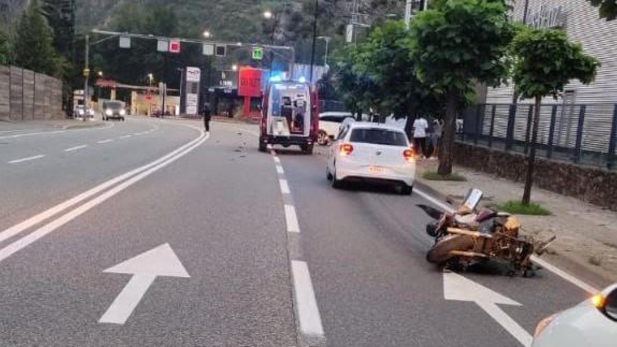 Estat en què va quedar la motocicleta després de l'accident.