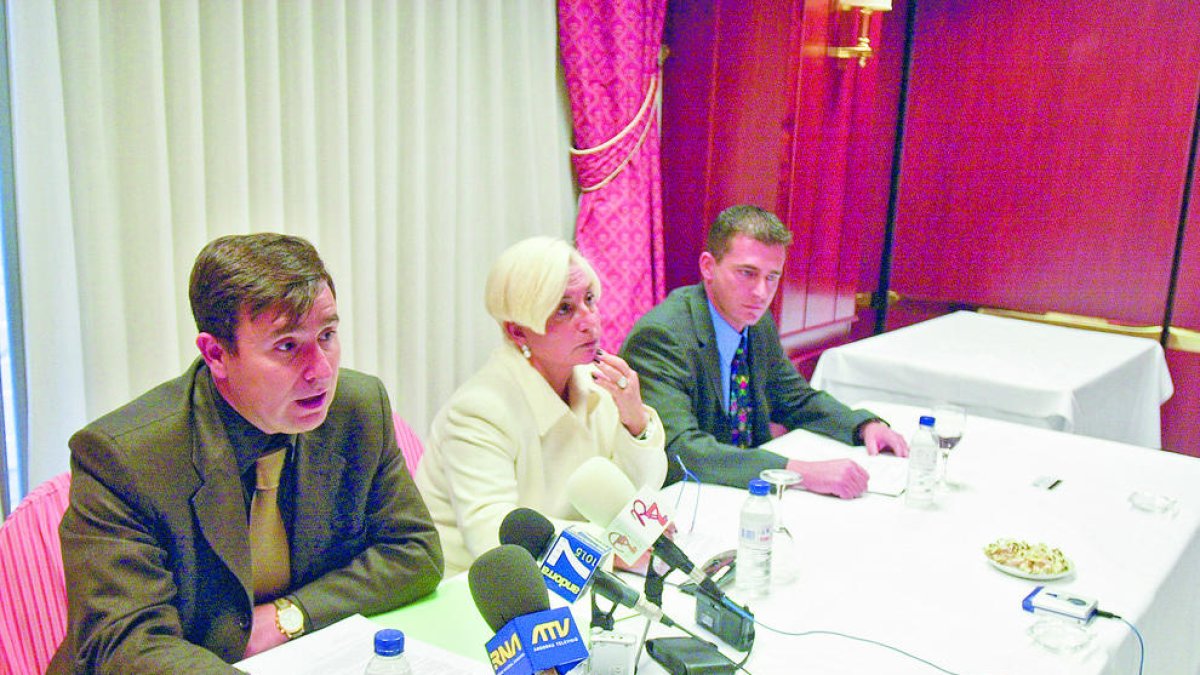 Presentació de l'EFA amb Anna Maria Zamora, Josep Delgado i Josep Pintat.