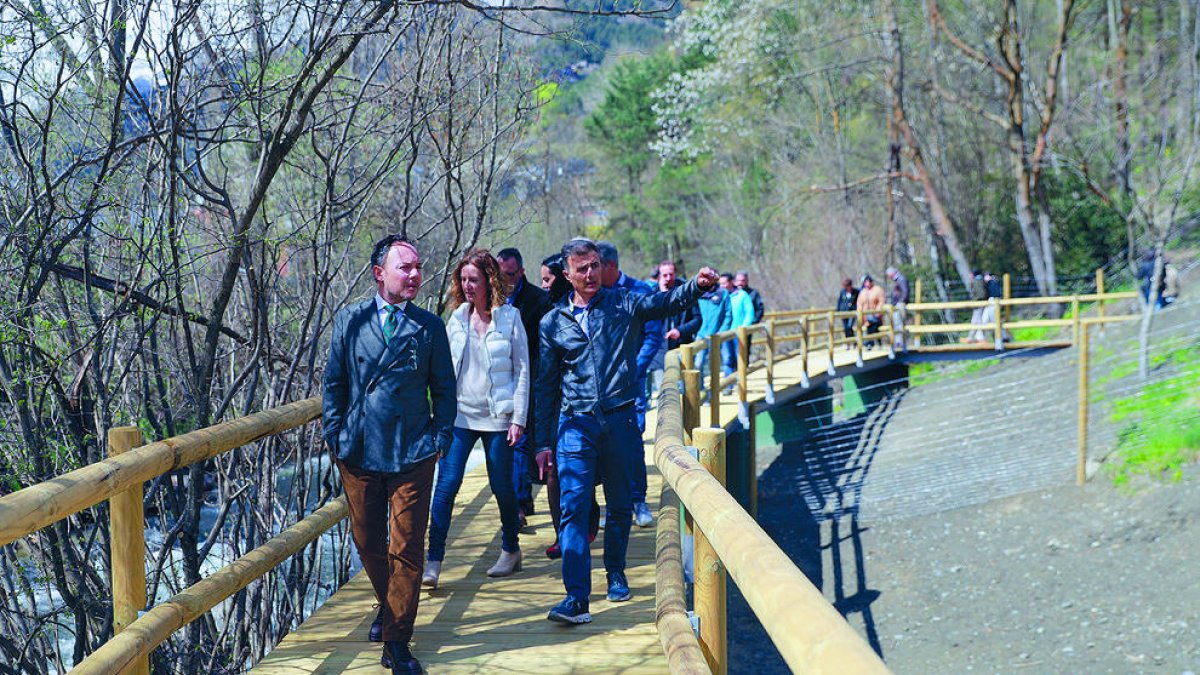 El sometent i el parc aquàtic de Canillo,als set tuits