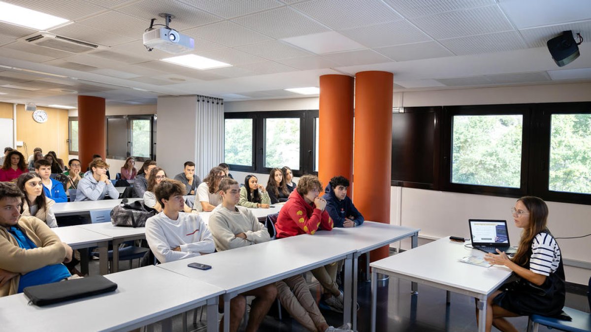 L'UdA comença el curs acollint els estudiants.