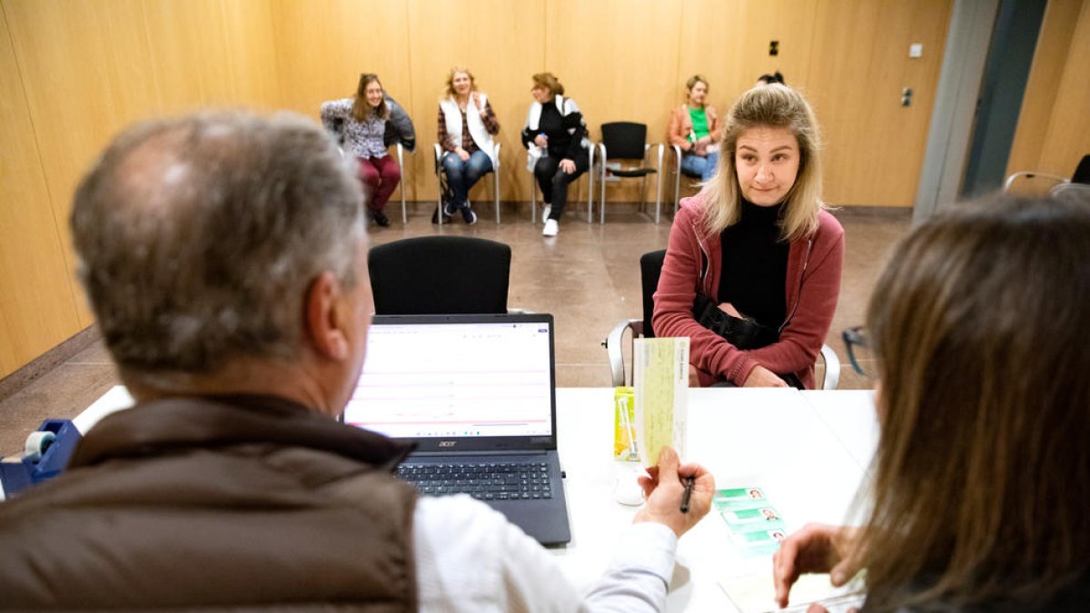 L'entrega del xec solidari es va fer en una sala del Centre de Congressos de la capital.