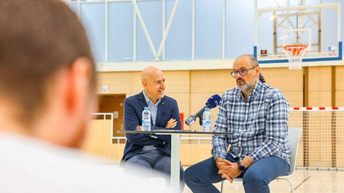 El cònsol menor d'Escaldes-Engordany, Quim Dolsa, i el director general del MoraBanc, Francesc Solana