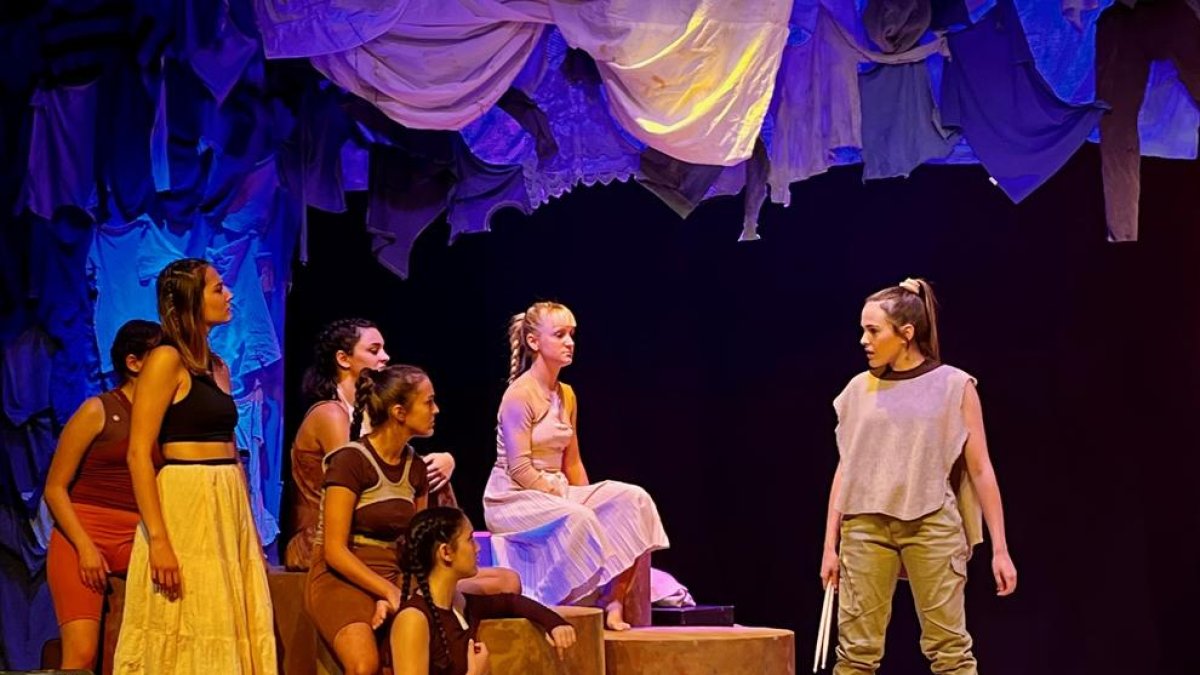 Representació de l'espectacle 'Troianes'