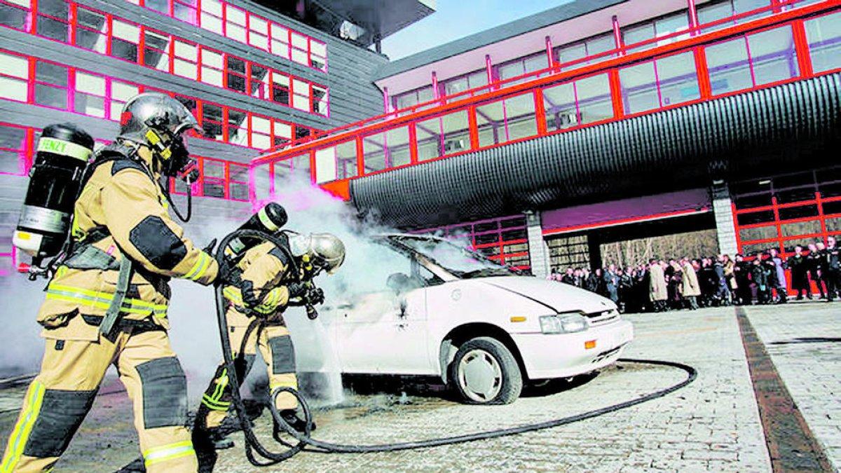 Els bomber en una altra actuació.