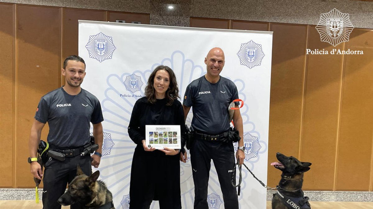 Calendari a favor de l'associació GosSOS