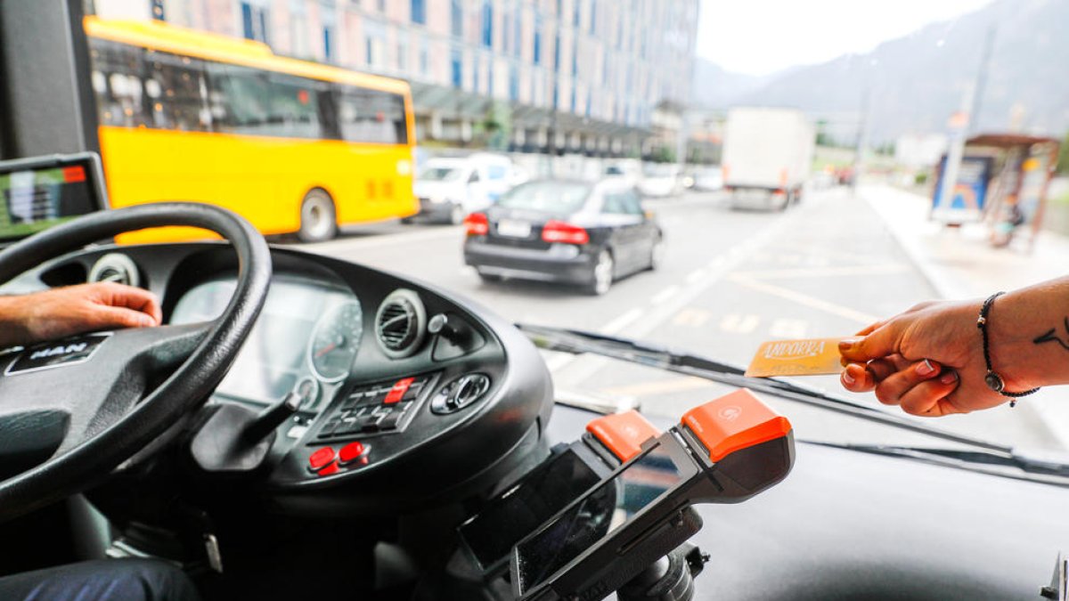 Les tarifes del transport baixen un 2,4%.