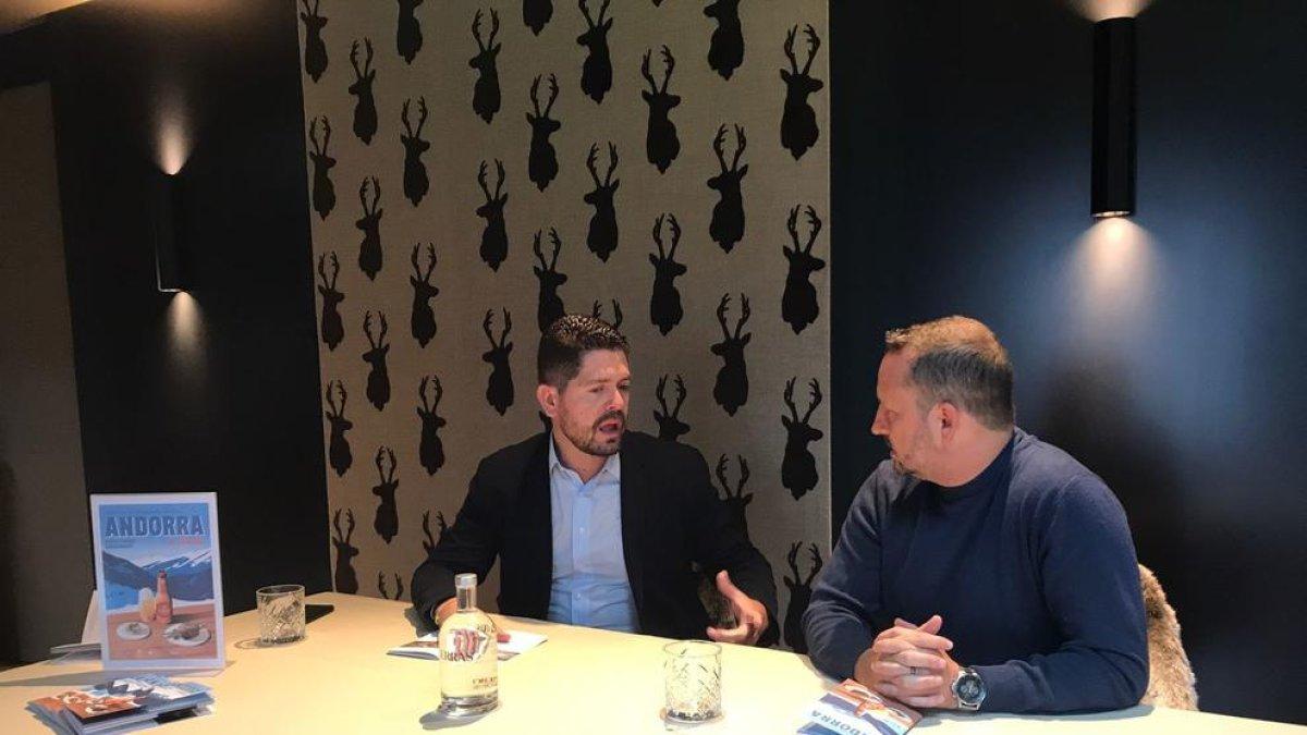 Carlos Cardona, director de l'hotel Serras Andorra, i Jordi Pujol, portaveu de la Unió Hotelera