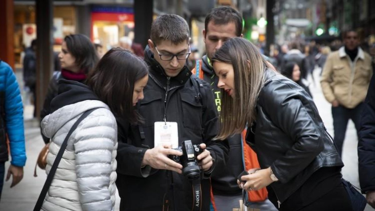 La Marató fotogràfica en una imatge d'arxiu