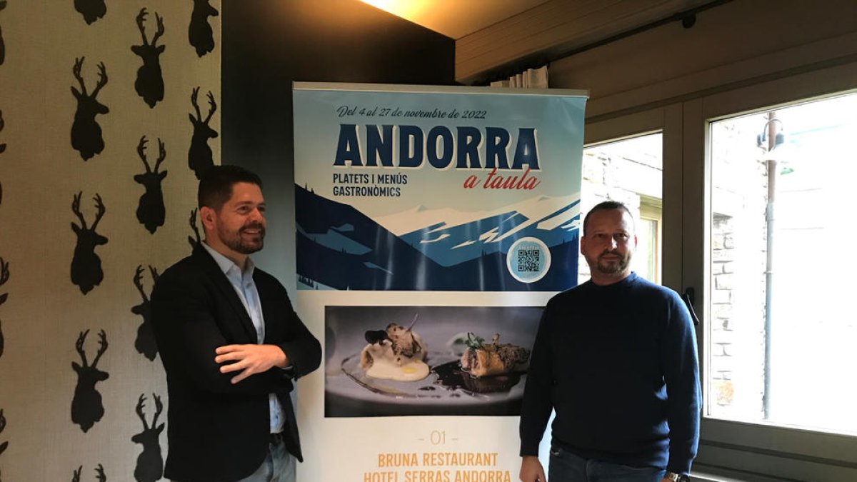 Carlos Cardona i Jordi Pujol a la presentació de l'Andorra a Taula, ahir.