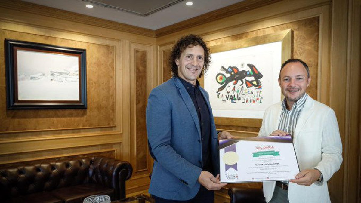 Xavier Espot al despatx amb Marcelo Pons.