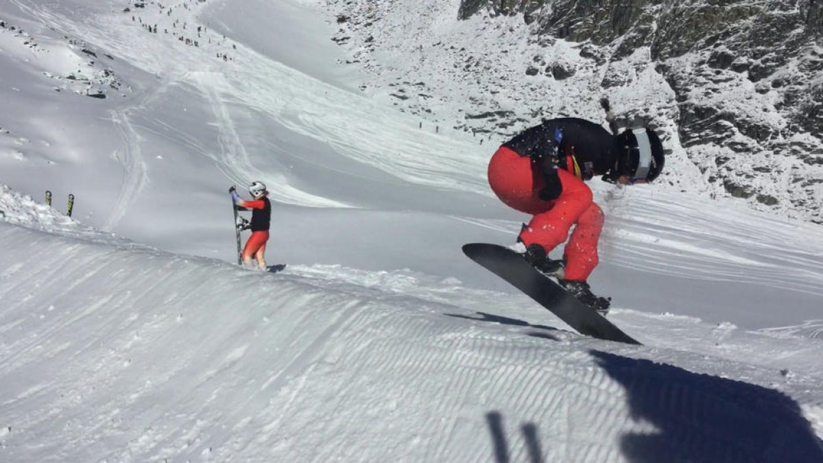 Estevez i Da Cruz, a Àustria.