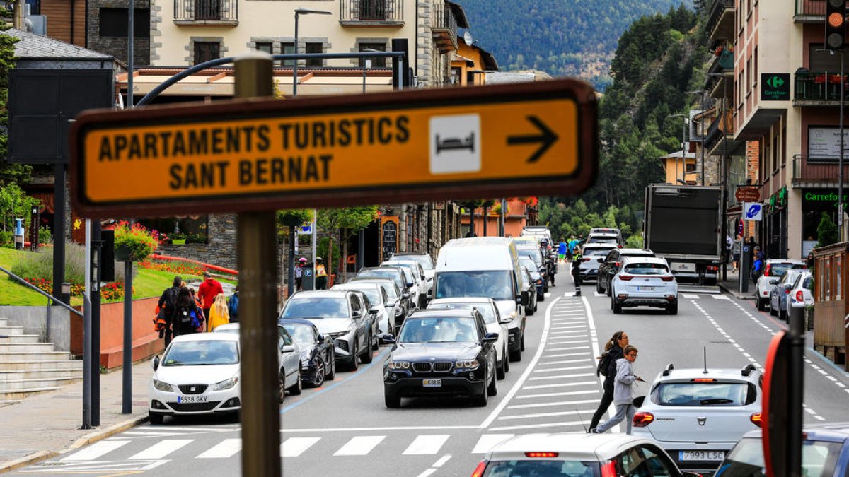Retencions de trànsit, aquest estiu, a Canillo.