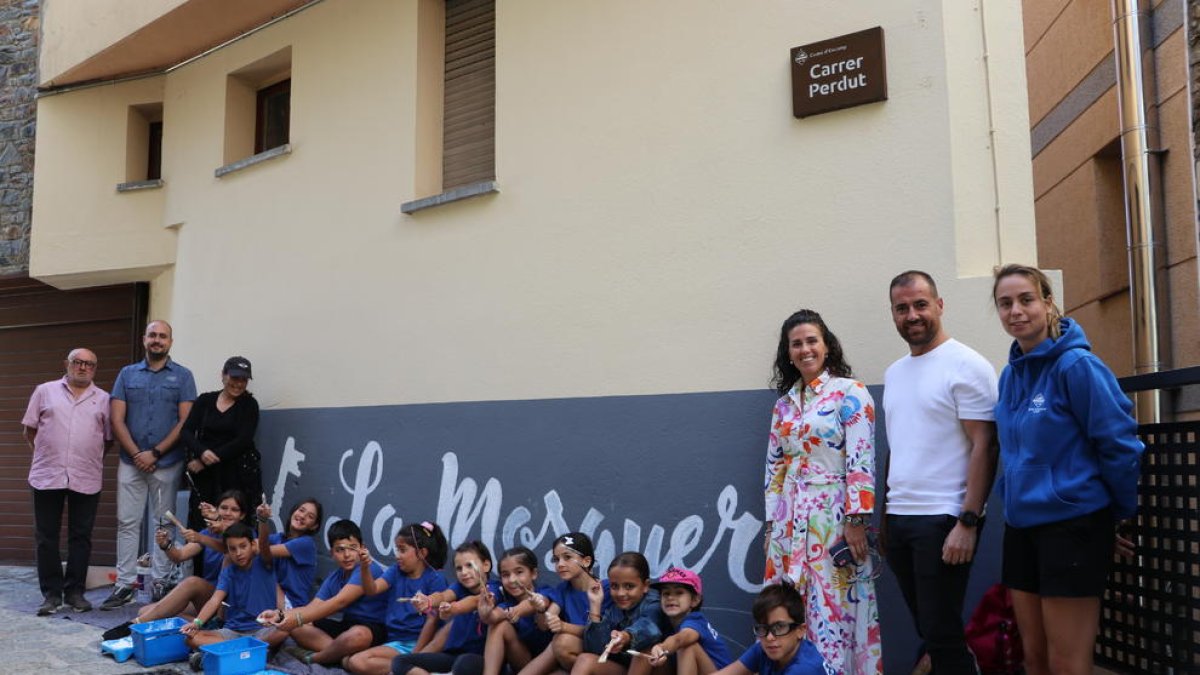 Els consols i autoritats han visitat els participants del taller