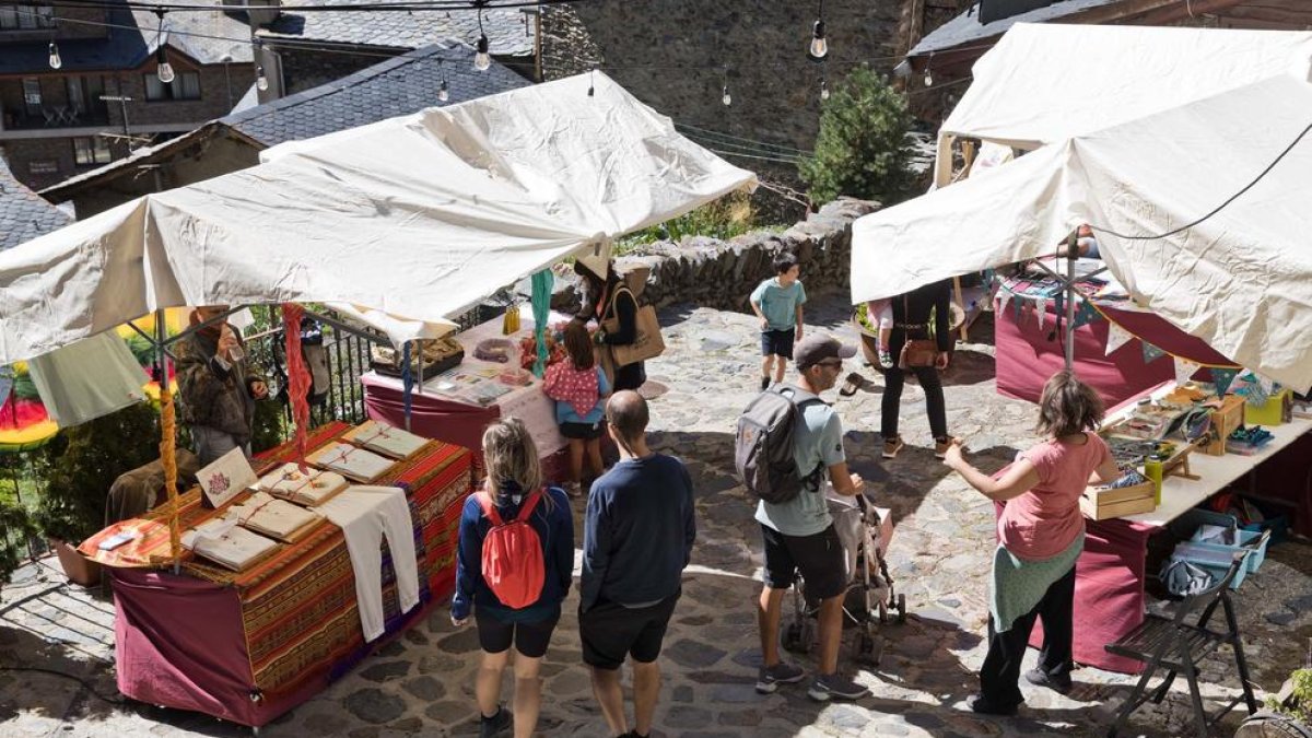 Visitants al mercat de muntanya