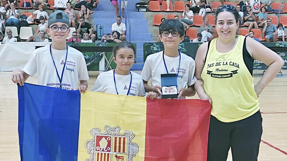 L'equip amb la seva instructora.