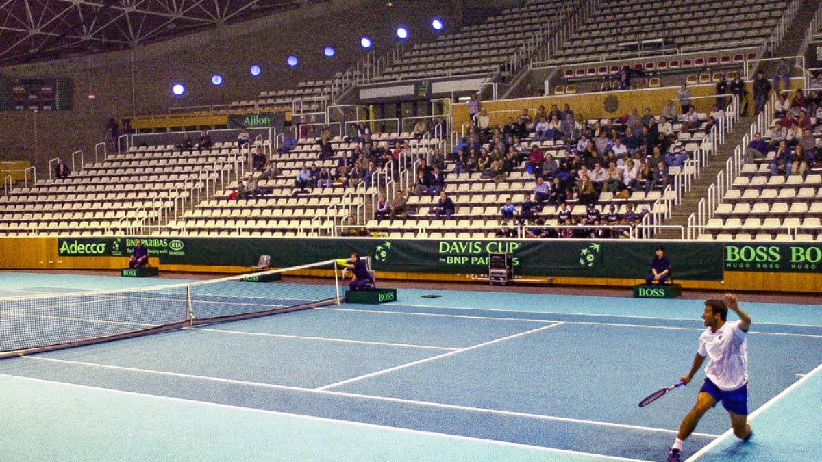 El Poliesportiu, durant una eliminatòria de Copa Davis d'Andorra.