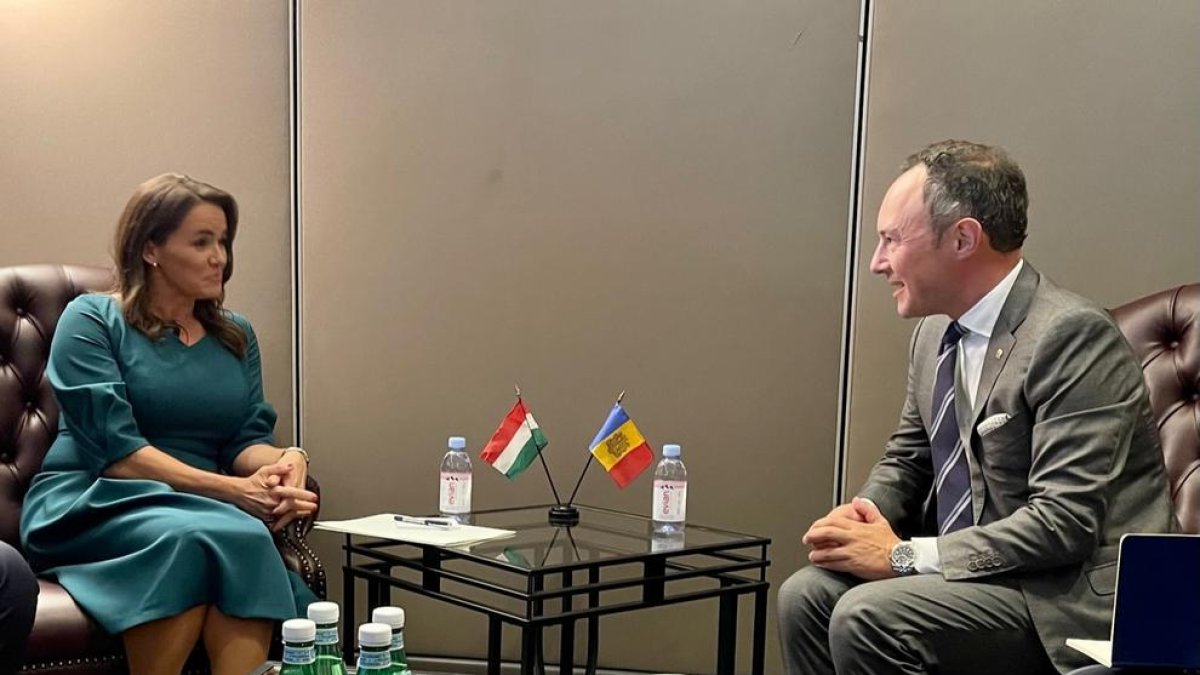 Espot reunit amb la presidenta d'Hongria, Katalin Novák