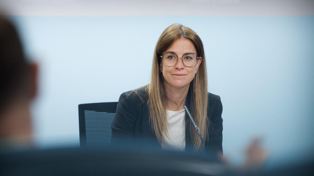La ministra Riva a la roda de premsa posterior al consell de ministres