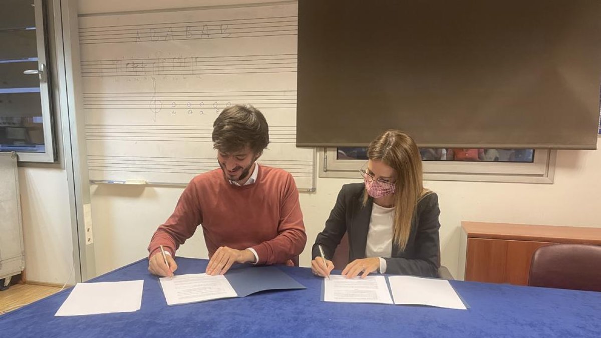 Signatura del conveni Petits Cantors amb el ministeri de Cultura