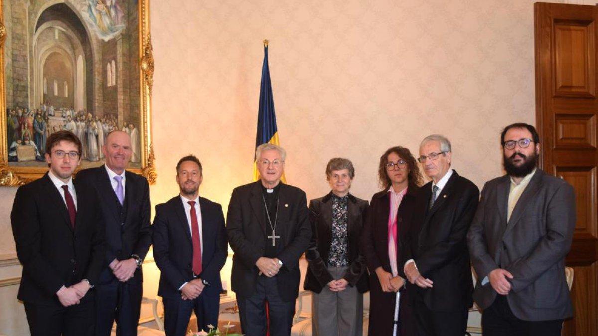 Els consellers del PS amb el Copríncep episcopal.
