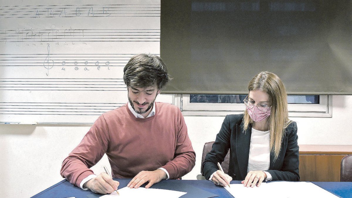 Signatura del nou conveni.