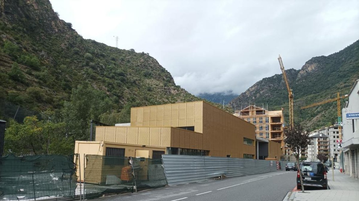 L'edifici en construcció R15