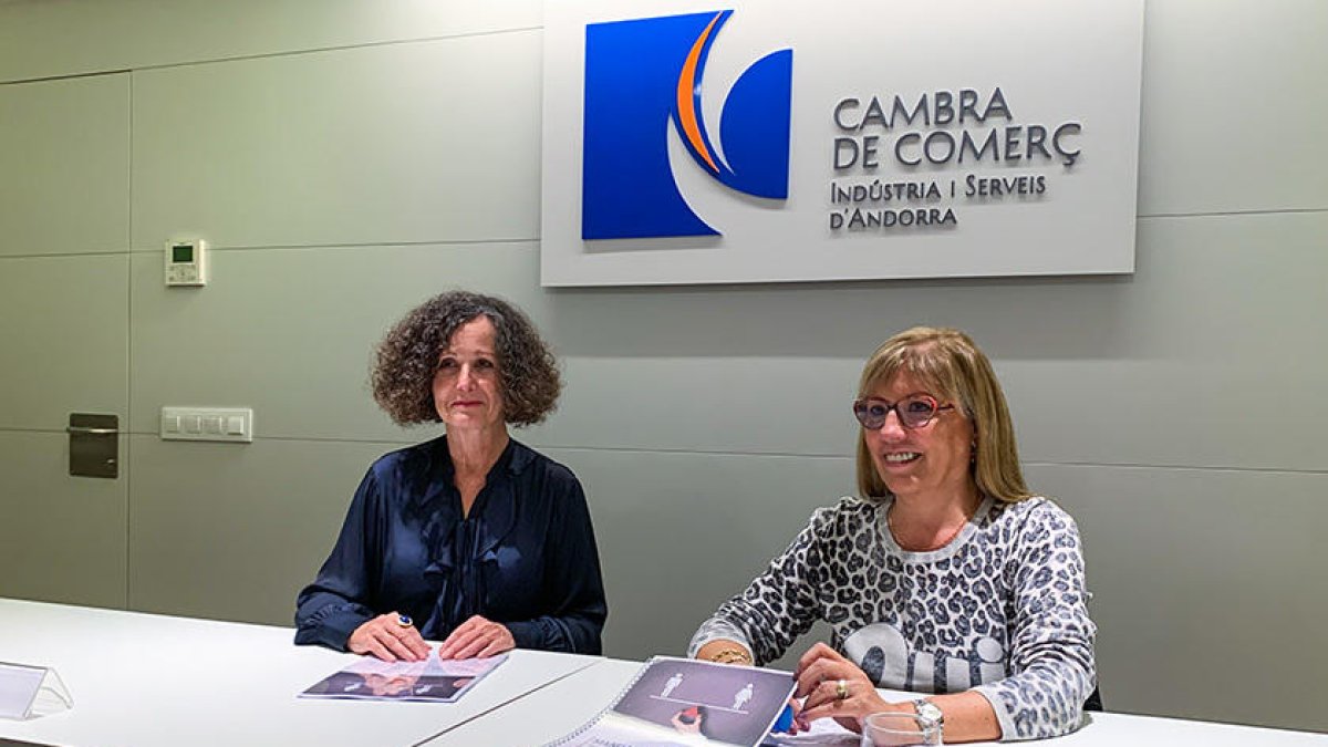 Pilar Escaler, directora de la Cambra de Comerç, i Mònica Codina, presidenta de l'ADA.