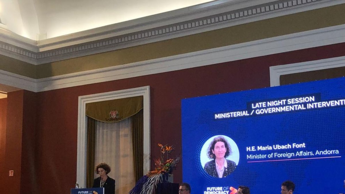 Ubach participant en el fòrum 'El futur de la democràcia', a Lituània