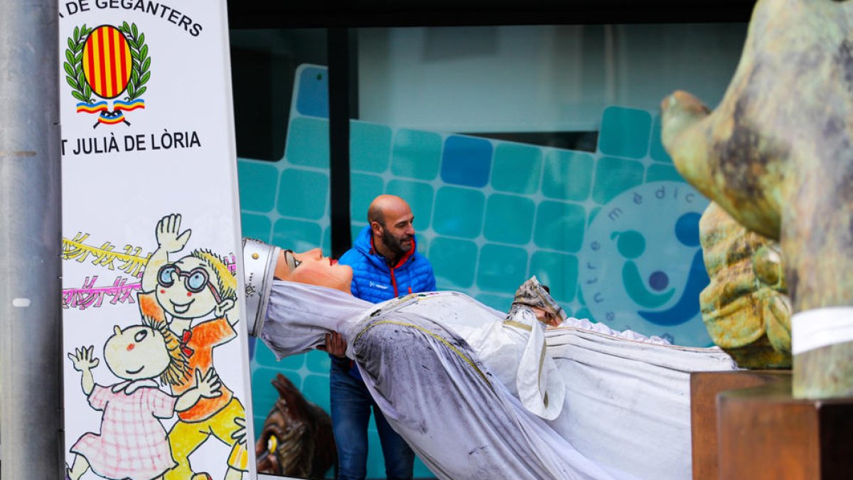 El matí de dimecres es van poder retirar els gegants.