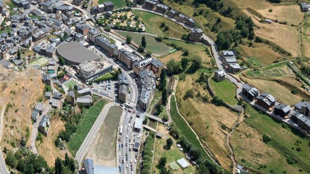 Terra de la Muntada de Sinfreu, a Prats.