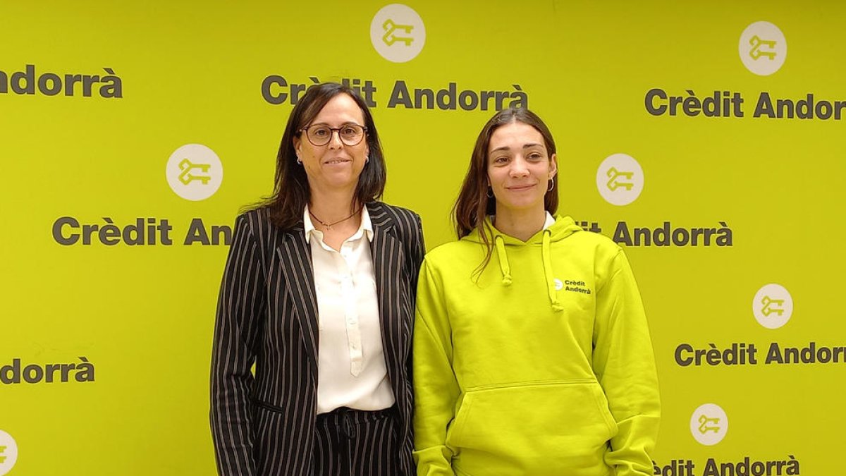 Núria Roca i Mònica Doria durant la renovació del patrocini.