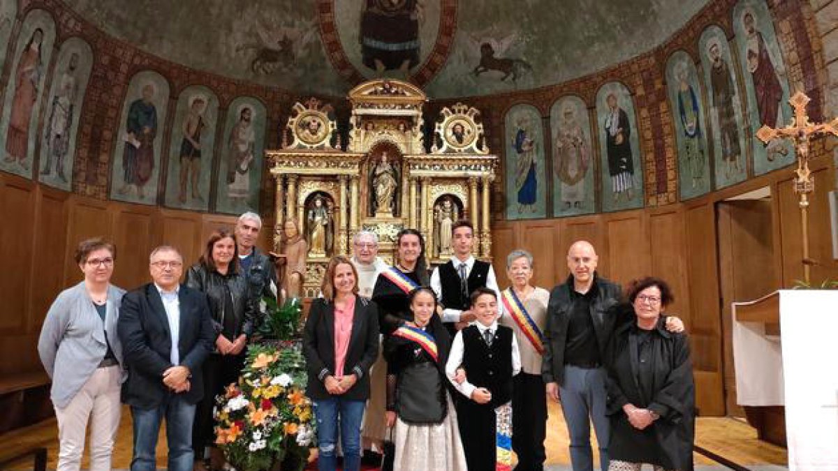 Les autoritats a l'església durant la celebració.