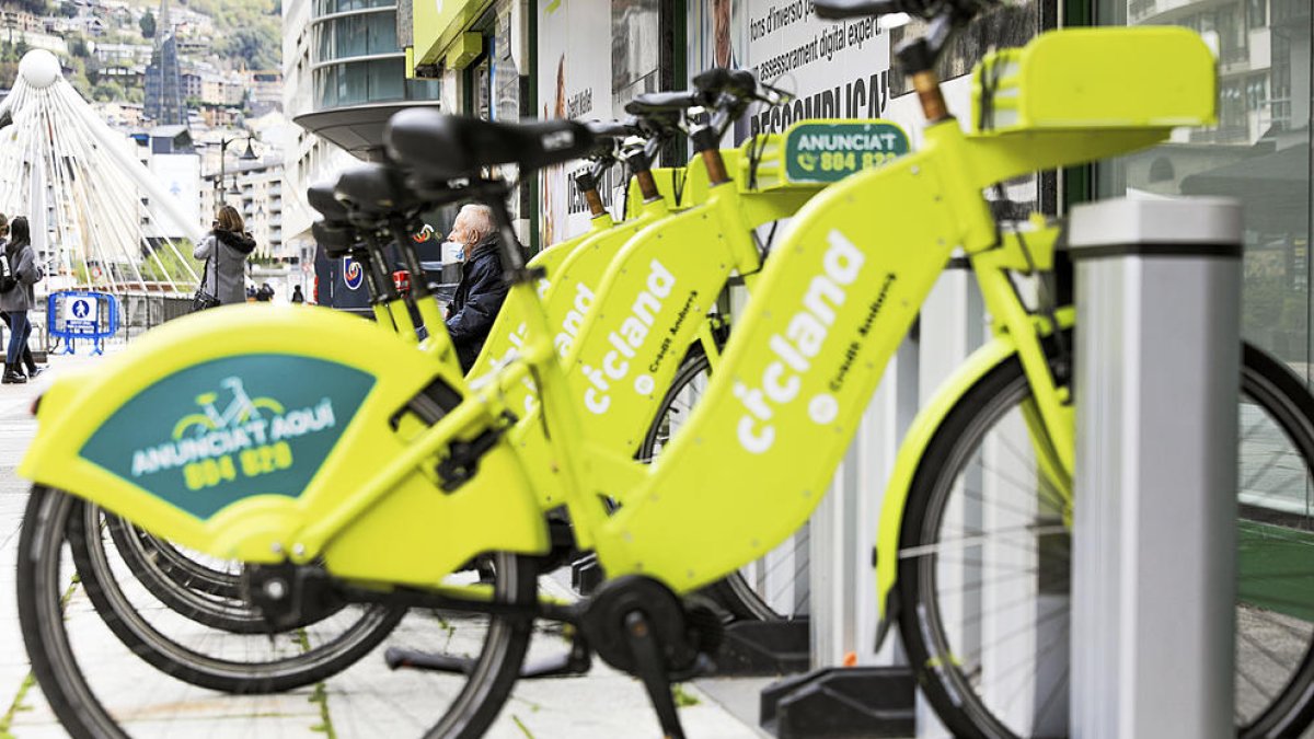 Bicicletes de Cicland en una estació.