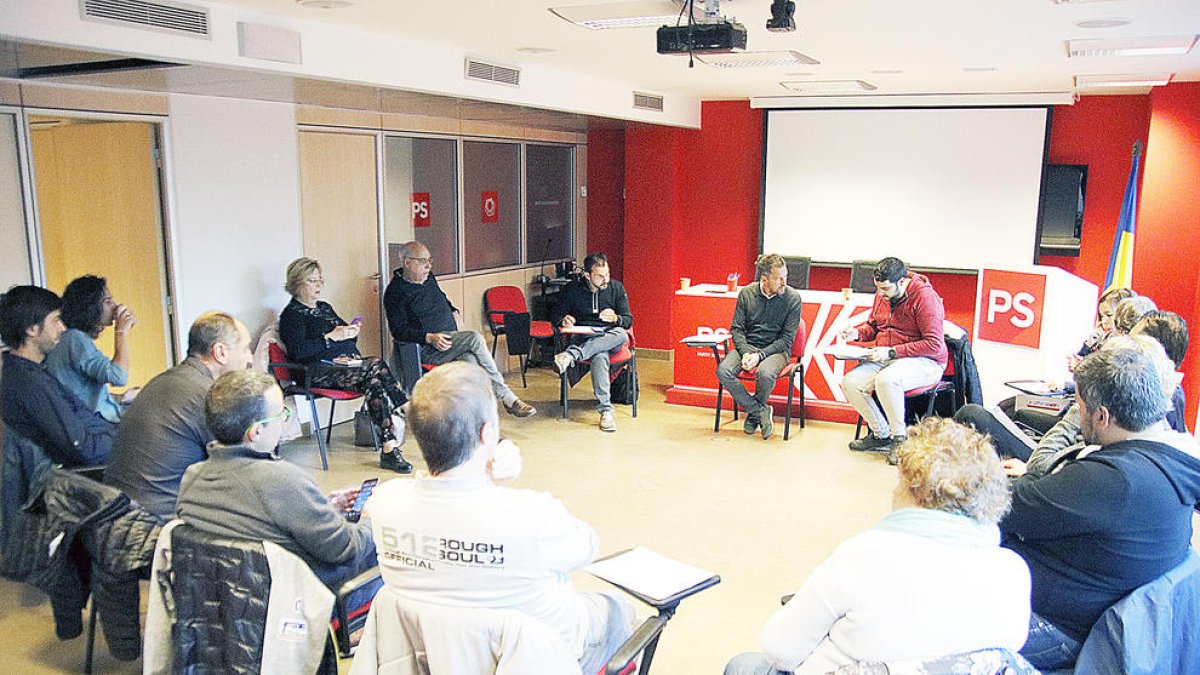 Un moment de la reunió del comitè directiu.